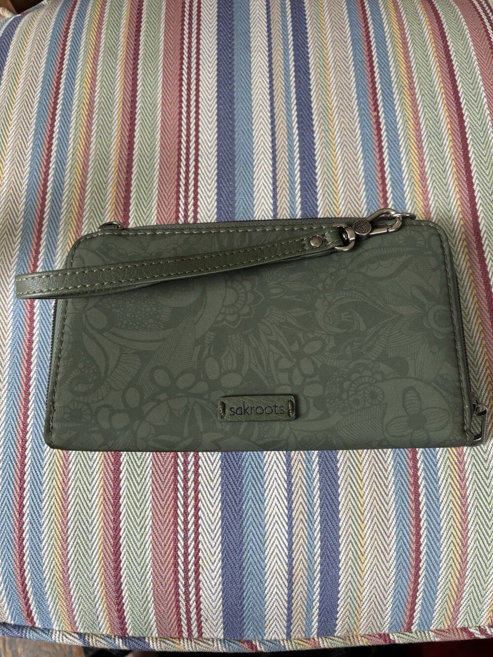 Sakroots Green Floral Zip-Around Wristlet Wallet w/ Strap, Credit Card